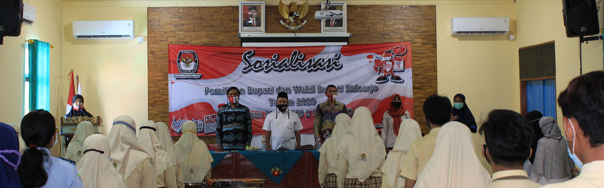 Sosialisasi Pemilihan Bupati dan Wakil Bupati dengan Pemilih Pemula